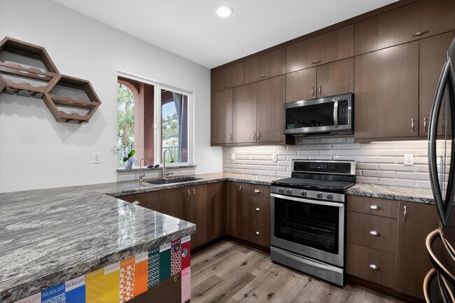 Building Photo - 1357 Sky Ridge Ct