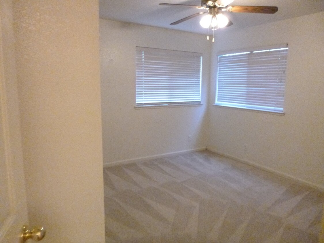 Foto del edificio - 3 bedroom 2 bath house in Yuba City