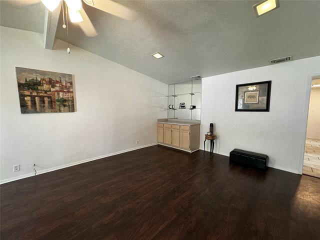 Foto del edificio - 520 Towne House Ln