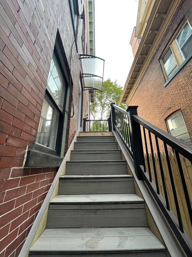 Foto del edificio - 150 Stratford Ave