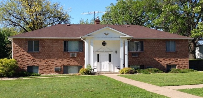 Building Photo - Bayport Colonial Apartments