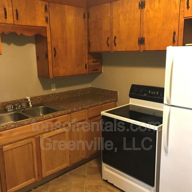 105 Maple Dr Unit A, Fountain Inn, SC 29644 Condo for Rent in