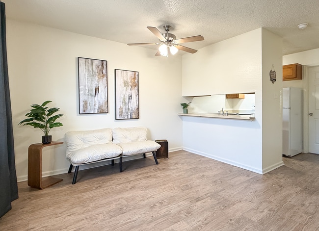 Building Photo - Kenilworth Ridge... A Hidden Jewel!