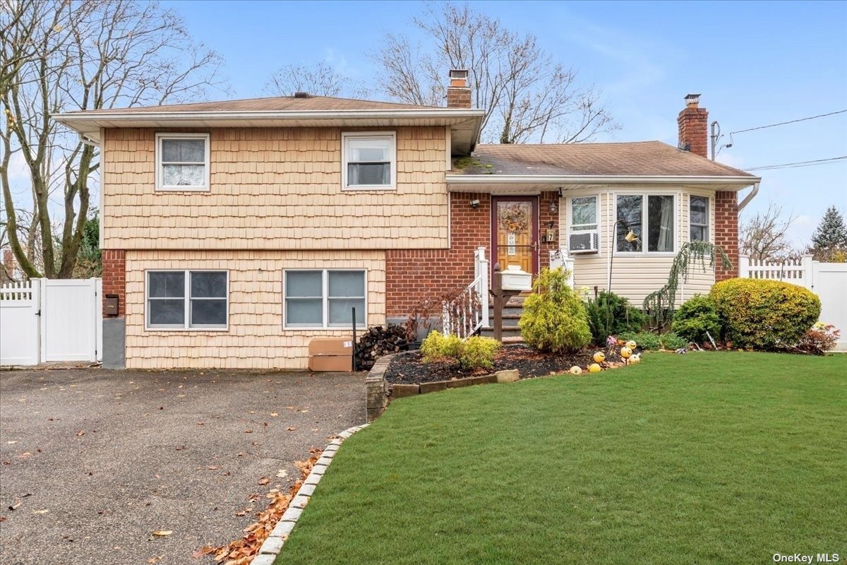 Primary Photo - 7 Byre Pl