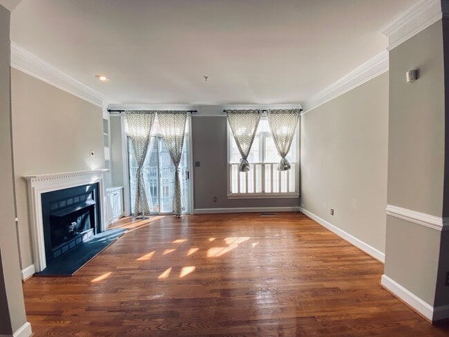 Building Photo - 2424 13th Ct N
