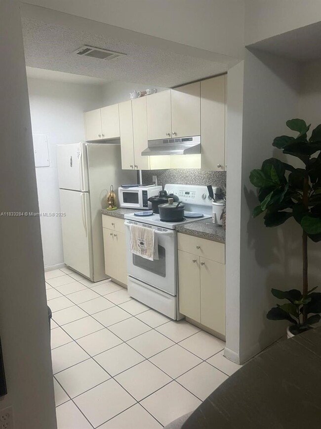 Foto del edificio - 580 NW 114th Ave