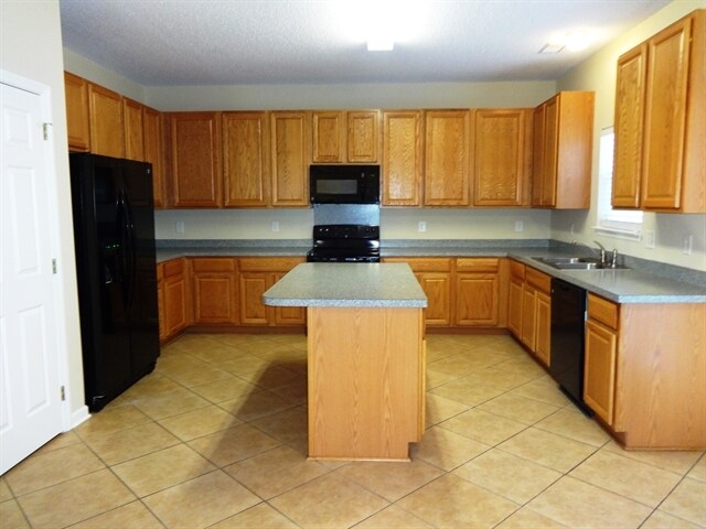 Foto del edificio - 127 Willow Bend Ln