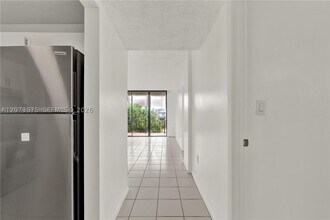 Building Photo - 13020 SW 92nd Ave