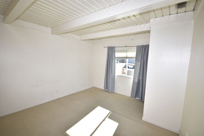 Foto del edificio - 2305 Cottage Way