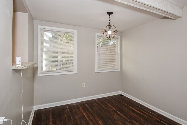 Foto del edificio - Fantastic 4bd/2ba home! Coming soon!