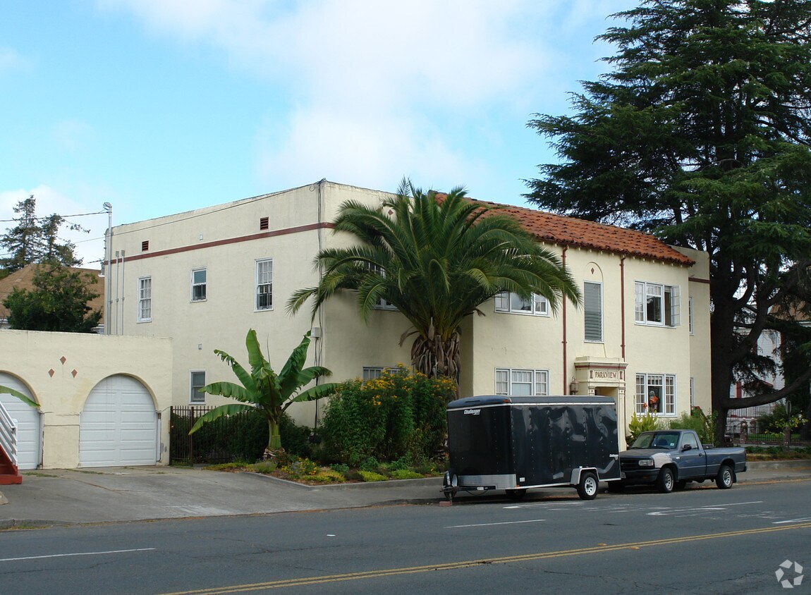Building Photo - 1217-1229 Sacramento St