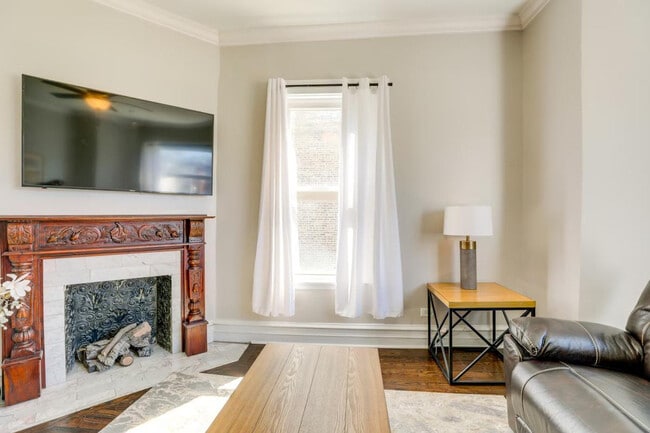 Foto del edificio - 113 S Mason Ave