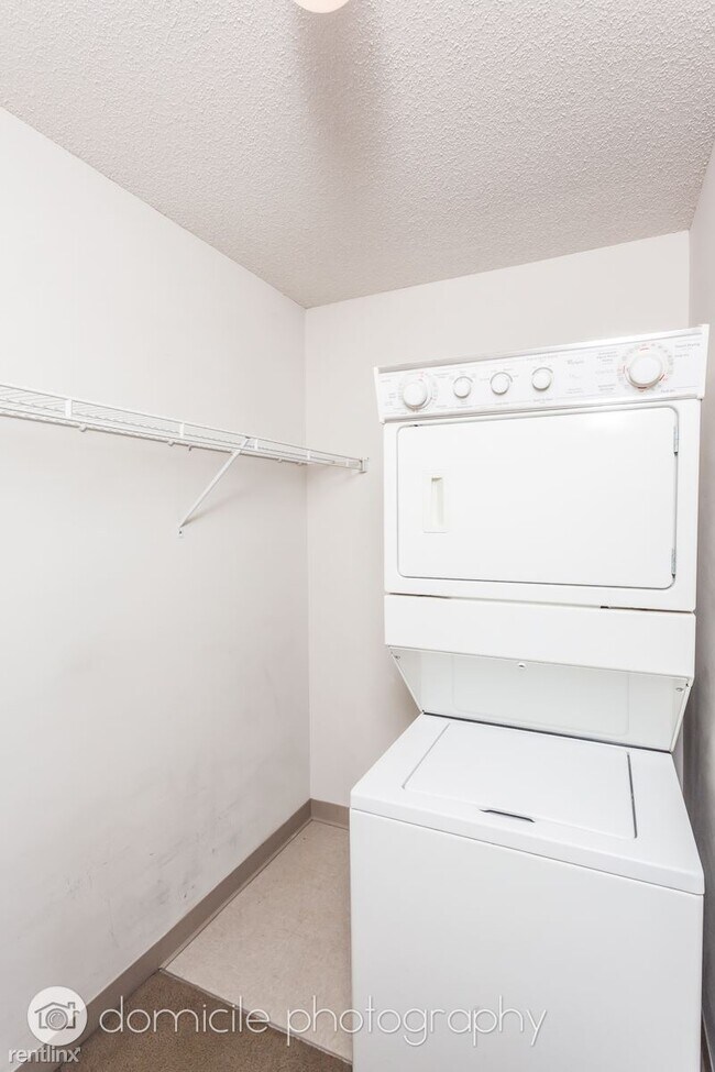 Building Photo - 1 br, 1 bath Condo - 2 E Erie, Unit 3512,