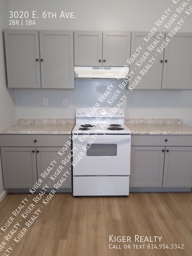 Building Photo - 2 Bedroom, 1 Bath Apartment