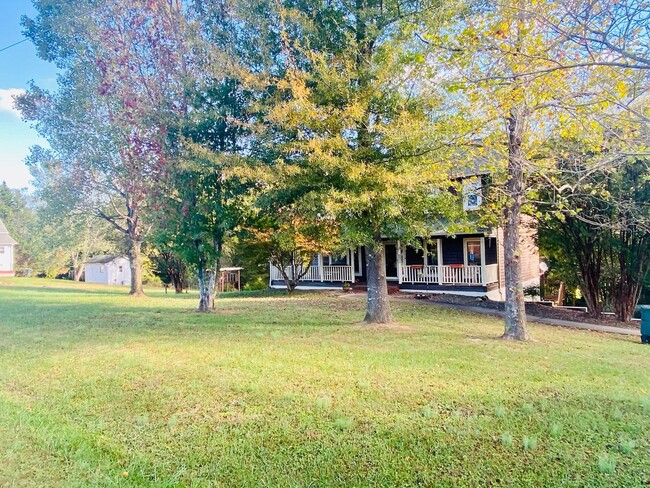 Building Photo - NEW RENTAL AVAILABLE 5/1/24