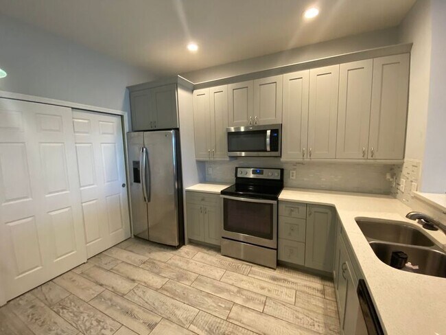 Building Photo - 467 Hamptoncrest Cir