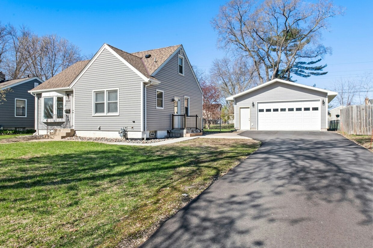 Foto principal - 6520 Stevens Ave