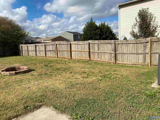 Foto del edificio - 3071 Lakeland Dr SW