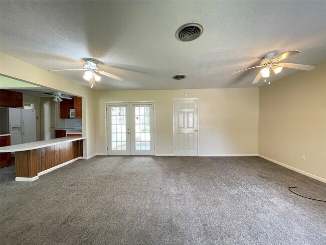 Foto del edificio - 140 Laurel St