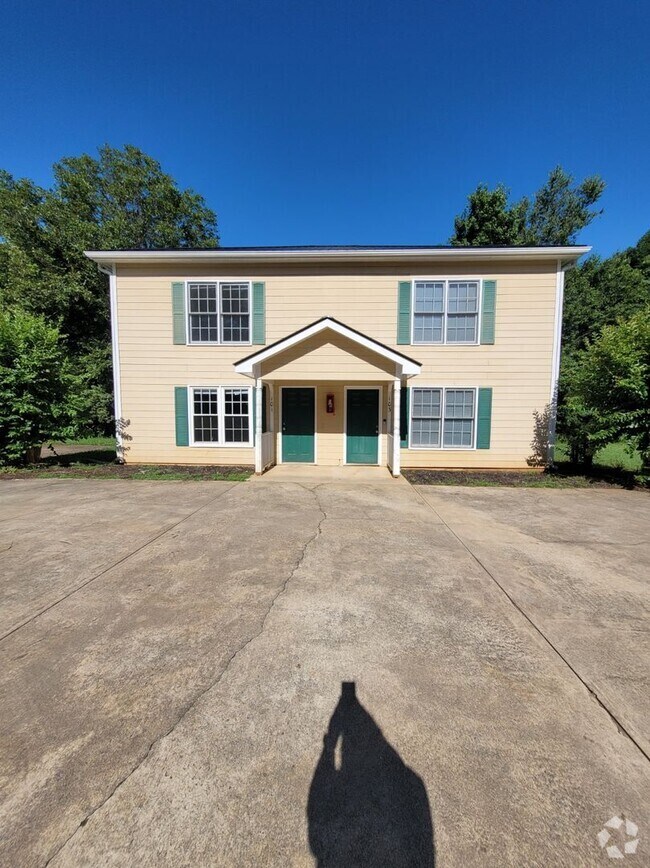 Building Photo - 101-103 Mario Cir