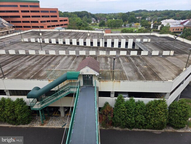 Foto del edificio - 6163 Main St