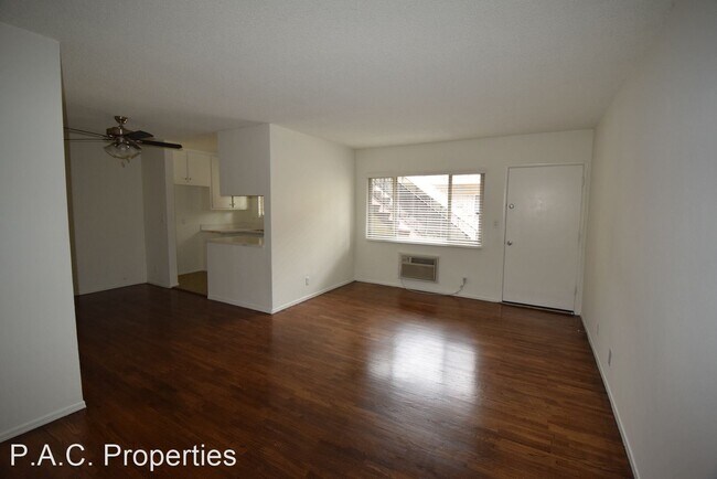 Foto del edificio - 1 br, 1 bath Apartment - 15033 Burbank Blv...