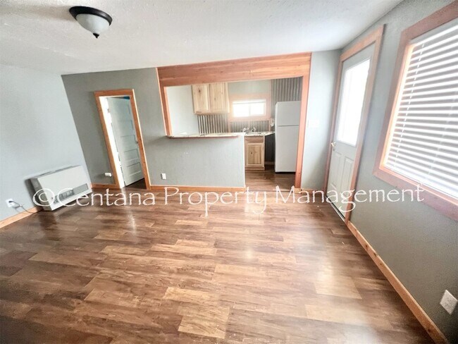 Foto del edificio - 611 E 6th St