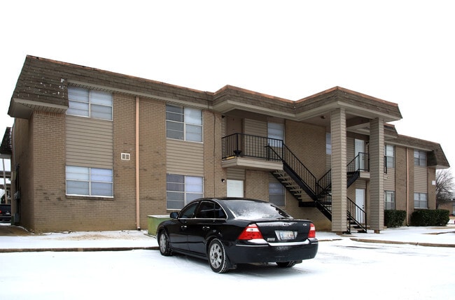 Building Photo - Meadowbrook Apartments
