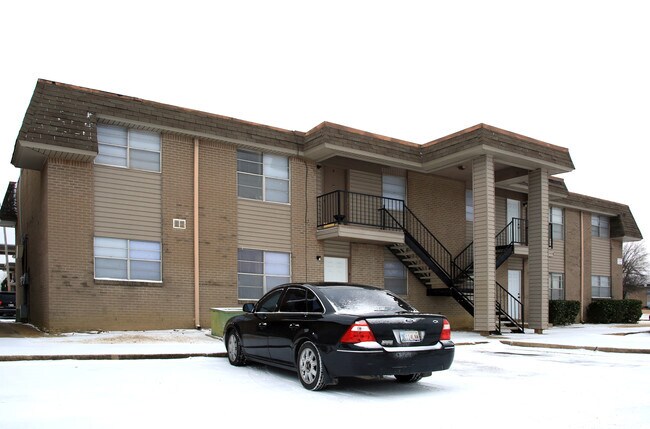 Foto del edificio - Meadowbrook Apartments