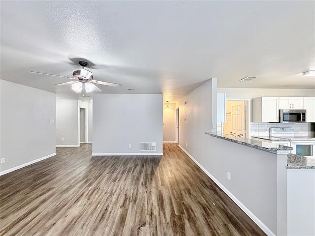 Building Photo - 2809 Briargrove Ln