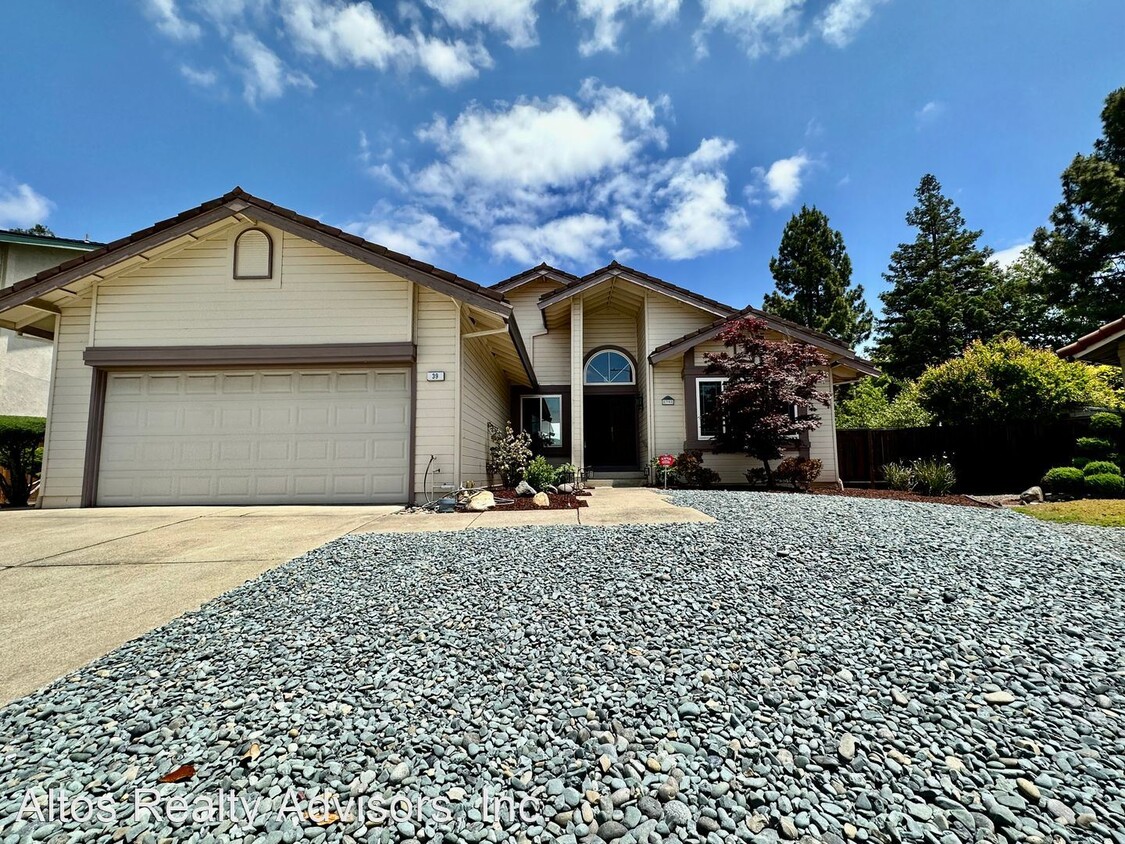 Primary Photo - 4 br, 2 bath House - 39 Nugget Place