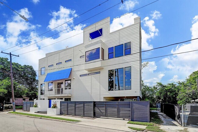 Foto del edificio - 1614 Center St