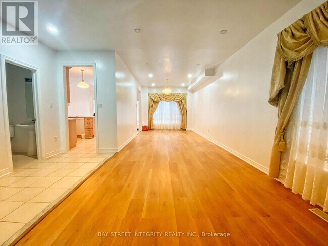 Building Photo - 37 Sandham Crescent