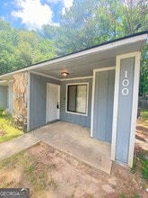 Building Photo - 100 Spring Ct