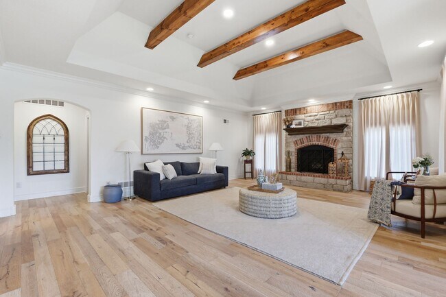 Foto del edificio - {10500} Luxury Living in Mills Crossing Estates +  Spacious Floorplan with Designer Finishes