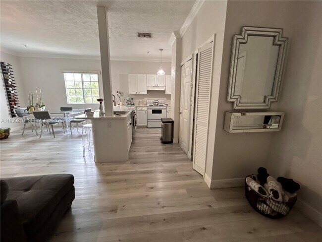 Foto del edificio - 2734 Bird Ave