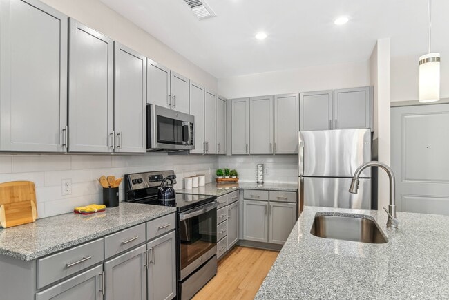 Modern Stainless Steel Appliances - ZZZParkstone at Indian Land