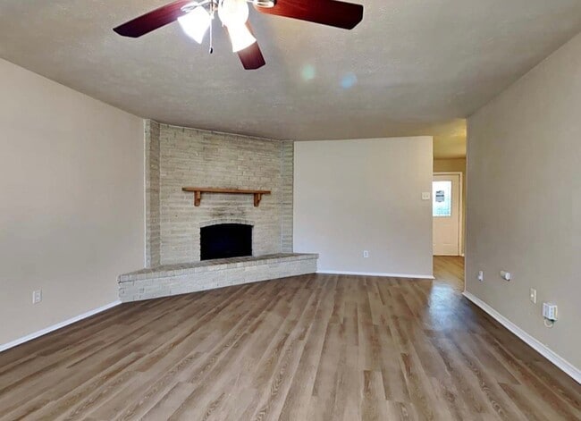Building Photo - 5317 Nash Dr