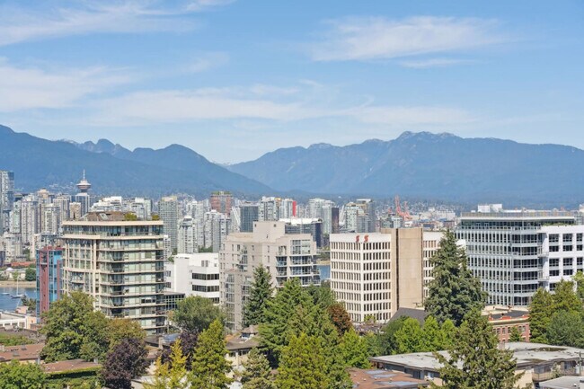 Photo du bâtiment - 1125 W 12th Ave