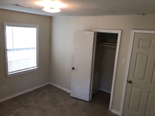 Foto del edificio - 9707 Santa Cruz St