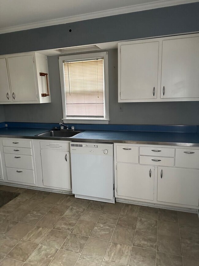 690 S Lapeer Rd, Oxford, MI 48371 House Rental in Oxford, MI