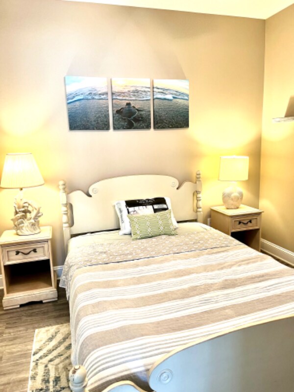 Foto del edificio - 4136 Hibiscus Dr