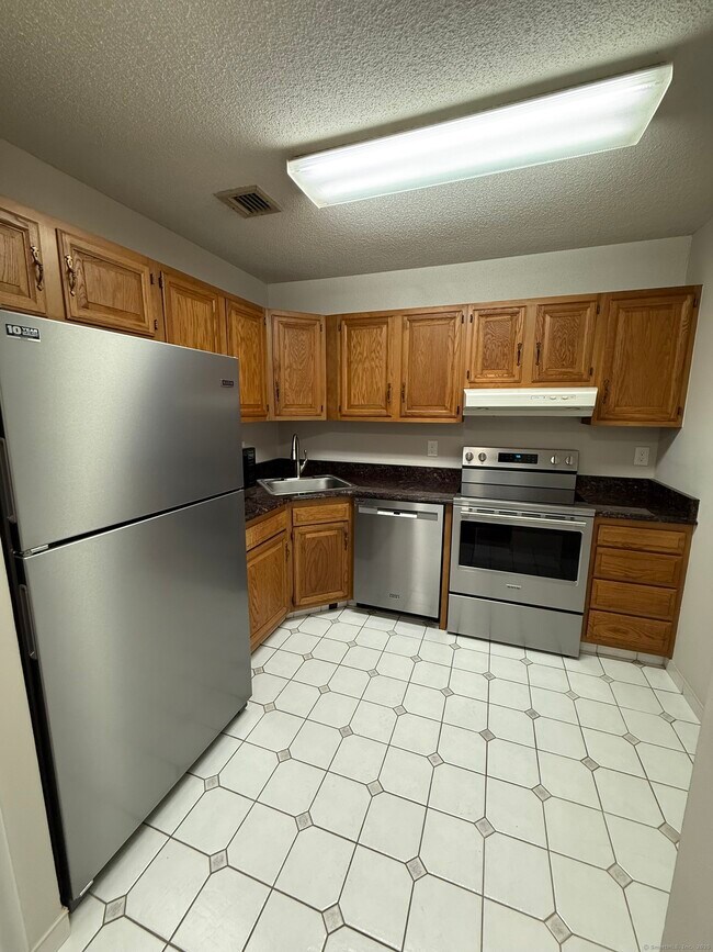 Foto del edificio - 402 Twin Circle Dr