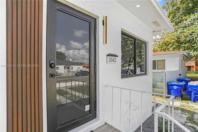 Foto del edificio - 1040 NW 35th St
