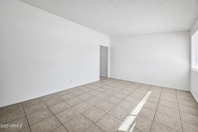 Foto del edificio - 441 N Williams