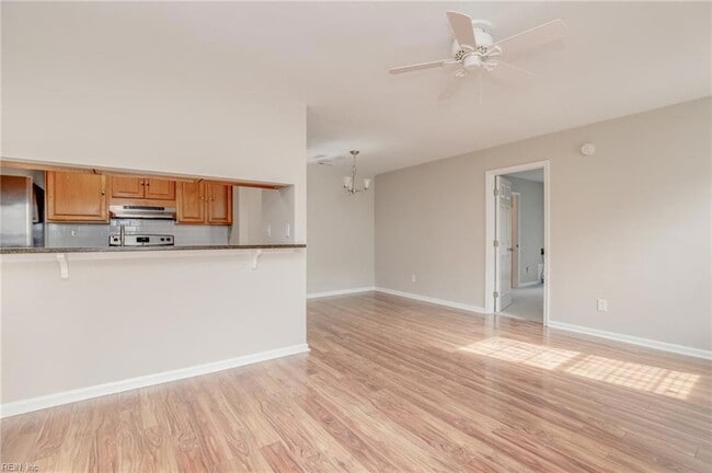 Building Photo - 578 Peregrine St