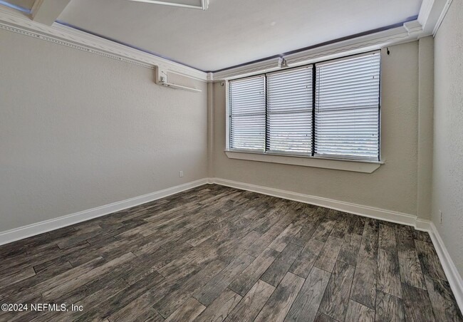 Foto del edificio - 311 W Ashley St