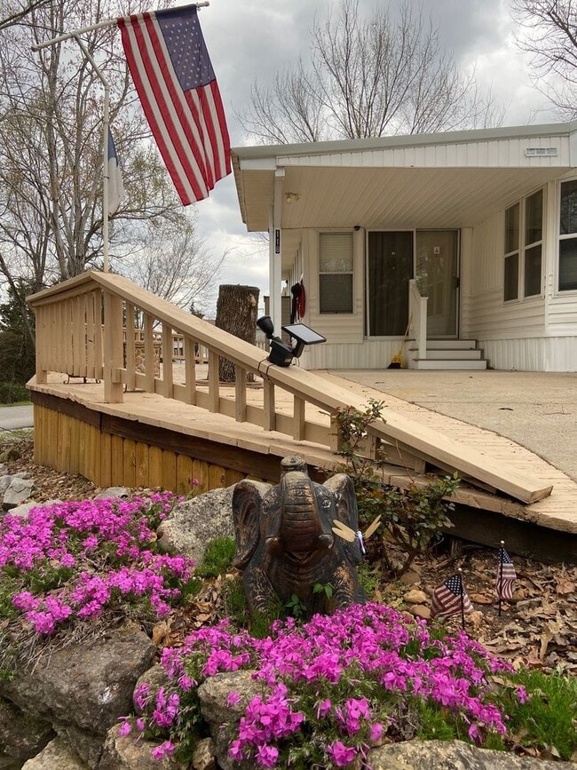 Building Photo - 118 Shady Oak Cir