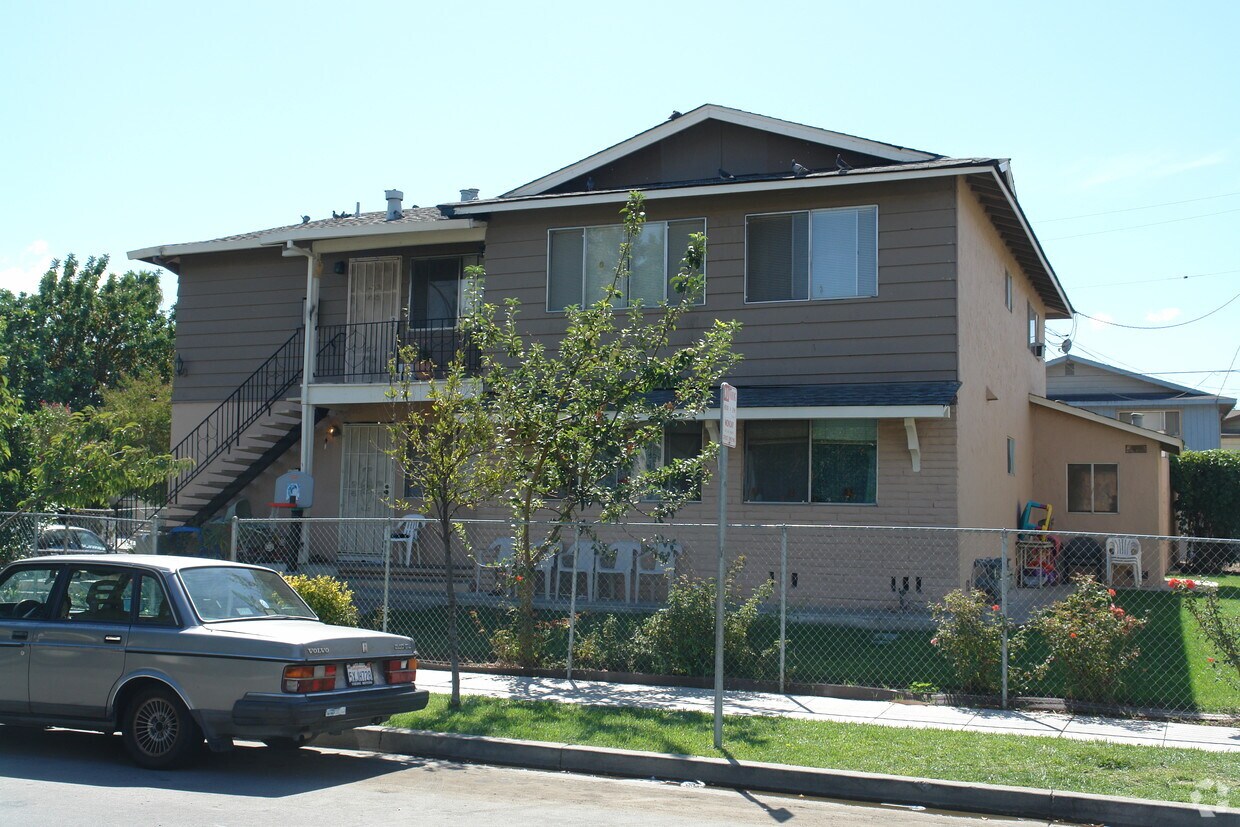 Building Photo - 3105 Dakan Ct