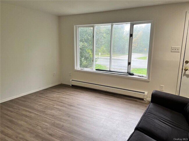 Foto del edificio - 219 Schutt Rd